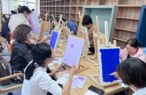 书香润心灵  巧手绘生活 | 曲靖工人文化宫开展“世界读书日”活动