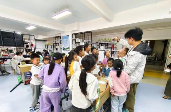 翠峰街道高家屯社区2025年暑期公益课堂圆满落幕  40名青少年收获知识与快乐