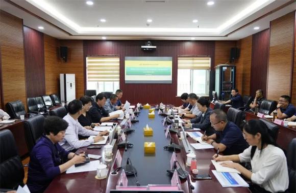 经开区召开国土空间规划和土地储备委员会2025年第四次会议